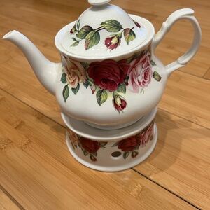 Roy Kirkham Redoute Rose bone china teapot and stand ( Never Used )